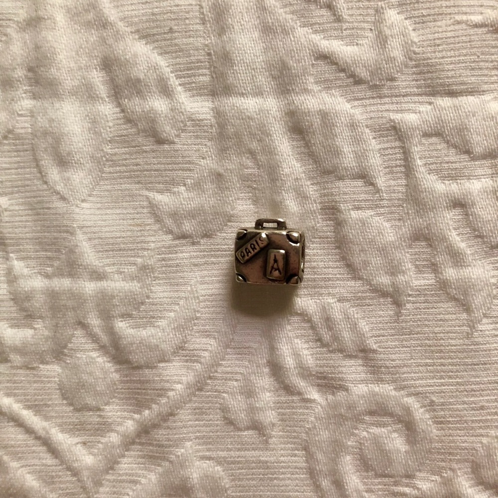 Suitcase pandora charm